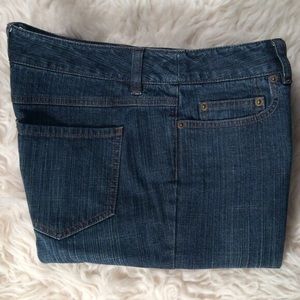 🌻•  LOFT Straight Leg Jeans  •🌻